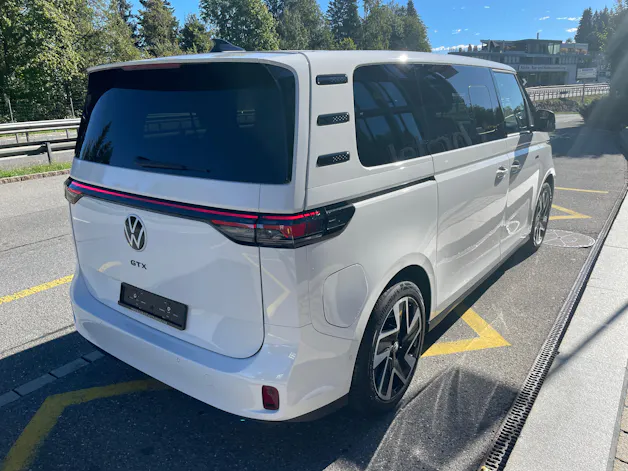 VW ID.Buzz LWB GTX 4 Motion, 7-Sitzer