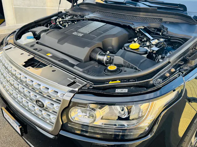 Land Rover Range Rover 5.0 V8 Supercharged Autobiography – 1. Hand | vollständige Emil Frey Historie | Neuwagen Zustand