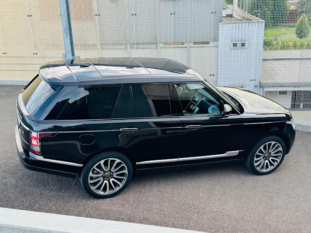 Land Rover Range Rover 5.0 V8 Supercharged Autobiography – 1. Hand | vollständige Emil Frey Historie | Neuwagen Zustand