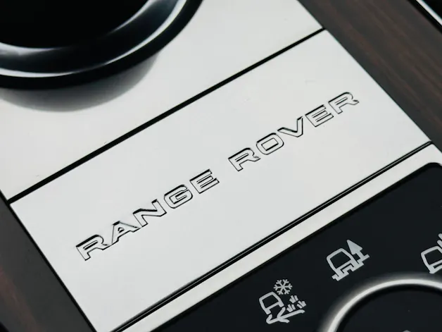 Land Rover Range Rover 5.0 V8 Supercharged Autobiography – 1. Hand | vollständige Emil Frey Historie | Neuwagen Zustand