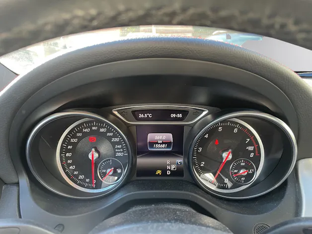 MERCEDES-BENZ CLA 250 AMG Line 7G-DCT– SPORTLICHE LIMOUSINE - CHARAKTER MIT AMG LINE | 4MATIC | PANORAMA-SCHIEBEDACH