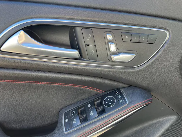 MERCEDES-BENZ CLA 250 AMG Line 7G-DCT– SPORTLICHE LIMOUSINE - CHARAKTER MIT AMG LINE | 4MATIC | PANORAMA-SCHIEBEDACH