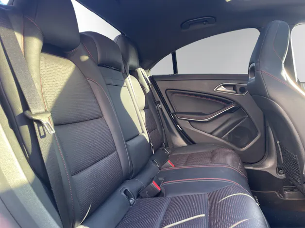 MERCEDES-BENZ CLA 250 AMG Line 7G-DCT– SPORTLICHE LIMOUSINE - CHARAKTER MIT AMG LINE | 4MATIC | PANORAMA-SCHIEBEDACH