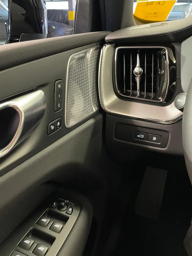 VOLVO XC60 T6 eAWD PluginHybrid Ultra Black Geartronic