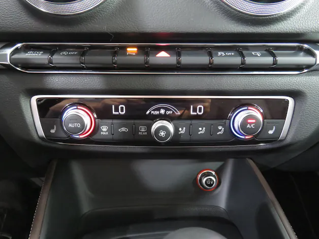 AUDI S3 Sportback 2.0 TFSI Quattro S-tronic (Automat)