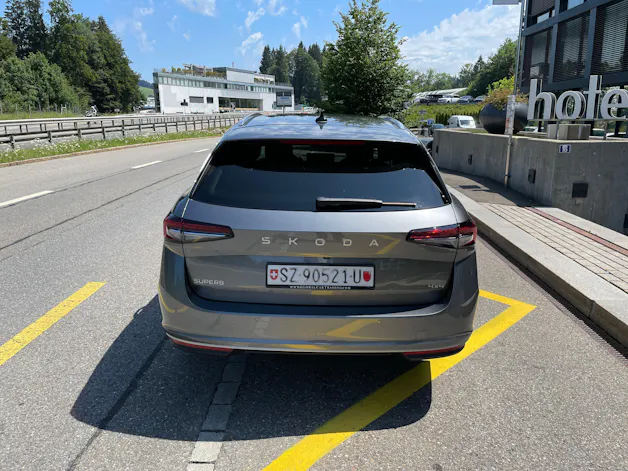 SKODA Superb Combi 2.0 TDi L&K 4x4 DSG