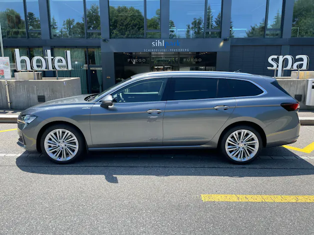 SKODA Superb Combi 2.0 TDi L&K 4x4 DSG