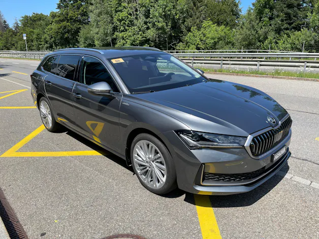 SKODA Superb Combi 2.0 TDi L&K 4x4 DSG