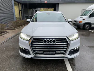 AUDI Q7 e-tron 3.0 TDI quattro tiptronic