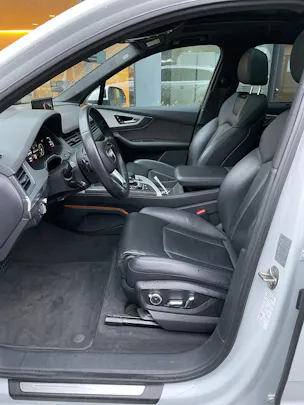 AUDI Q7 e-tron 3.0 TDI quattro tiptronic