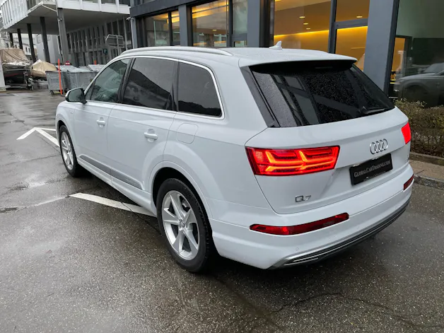 AUDI Q7 e-tron 3.0 TDI quattro tiptronic