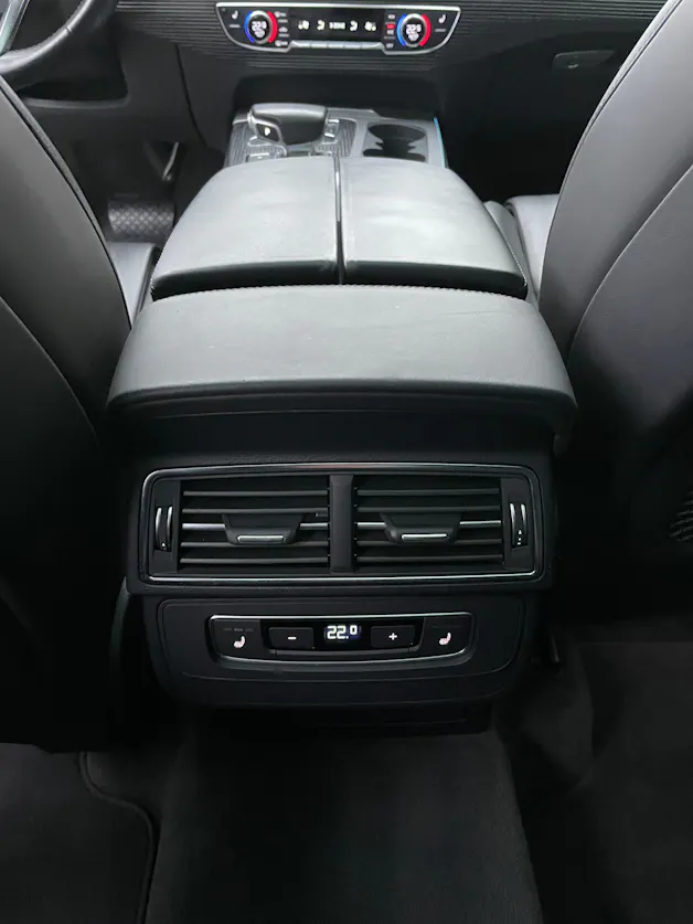 AUDI Q7 e-tron 3.0 TDI quattro tiptronic