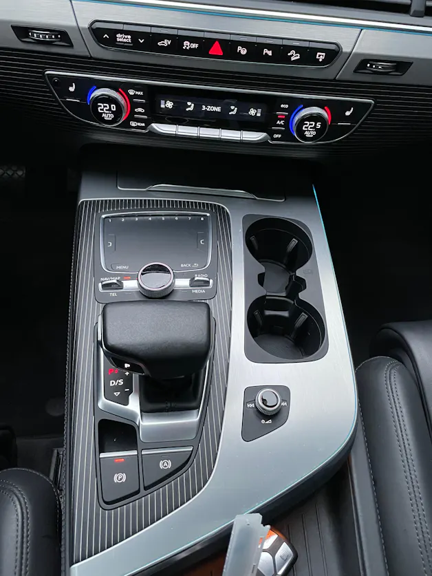 AUDI Q7 e-tron 3.0 TDI quattro tiptronic