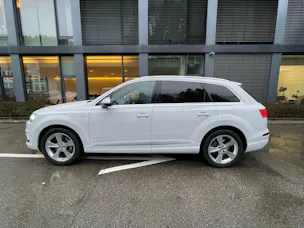 AUDI Q7 e-tron 3.0 TDI quattro tiptronic