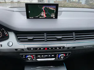 AUDI Q7 e-tron 3.0 TDI quattro tiptronic