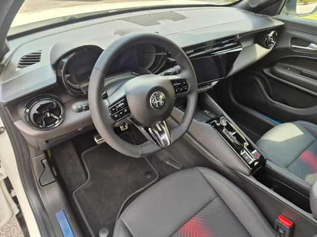 ALFA ROMEO Junior 1.2 48V Hybrid Q4