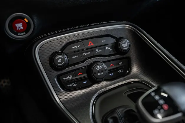 DODGE Challenger SRT8 6.4L HEMI
