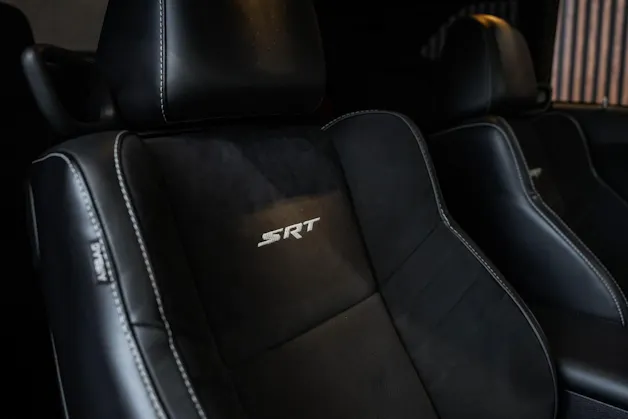 DODGE Challenger SRT8 6.4L HEMI