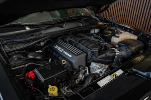 DODGE Challenger SRT8 6.4L HEMI
