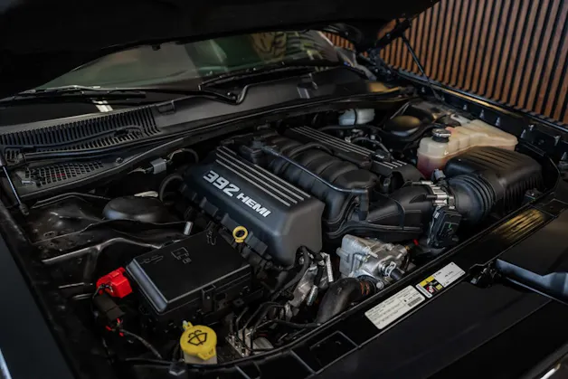 DODGE Challenger SRT8 6.4L HEMI