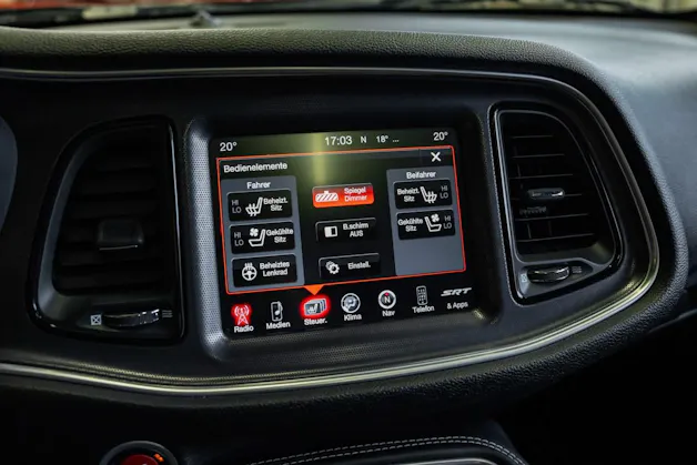 DODGE Challenger SRT8 6.4L HEMI