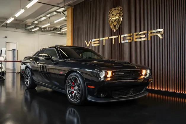 DODGE Challenger SRT8 6.4L HEMI