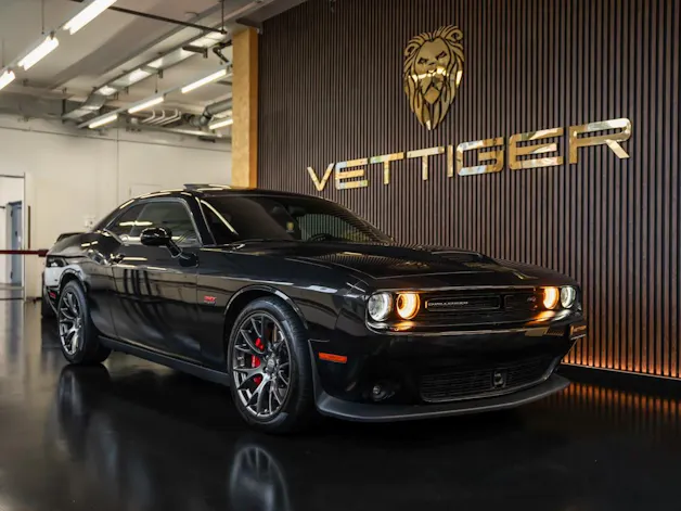 DODGE Challenger SRT8 6.4L HEMI