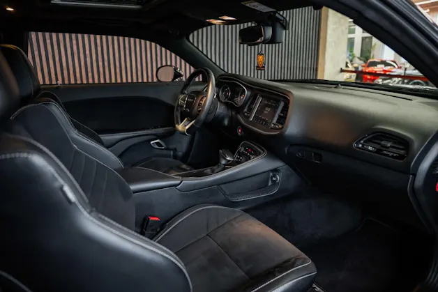 DODGE Challenger SRT8 6.4L HEMI