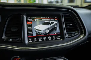 DODGE Challenger SRT8 6.4L HEMI