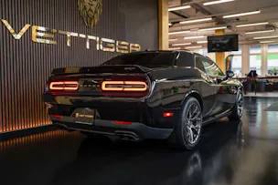 DODGE Challenger SRT8 6.4L HEMI