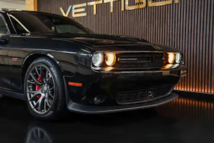 DODGE Challenger SRT8 6.4L HEMI