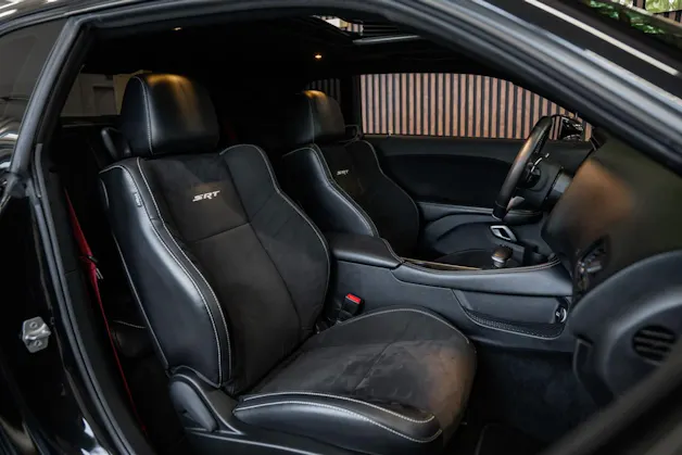 DODGE Challenger SRT8 6.4L HEMI