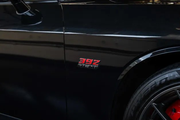 DODGE Challenger SRT8 6.4L HEMI