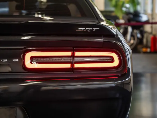 DODGE Challenger SRT8 6.4L HEMI