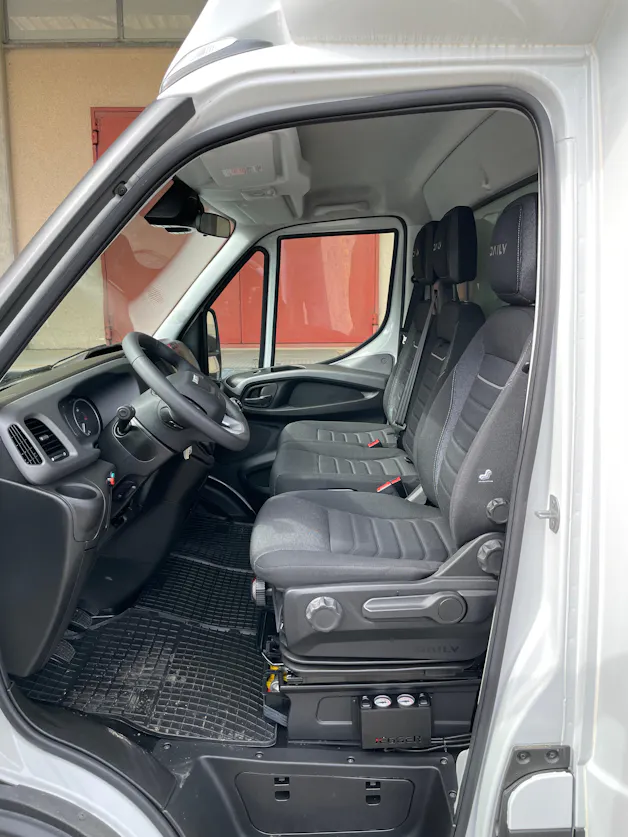 IVECO Daily 35 S 16H 3.0 Kasten mit Hebebühne