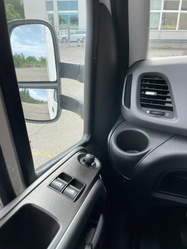 IVECO Daily 35 S 16H 3.0 Kasten mit Hebebühne