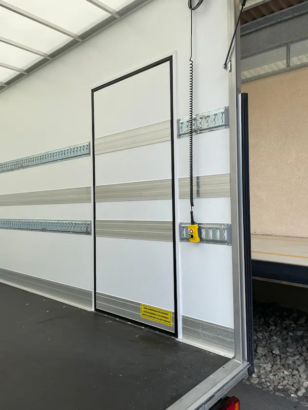 IVECO Daily 35 S 16H 3.0 Kasten mit Hebebühne