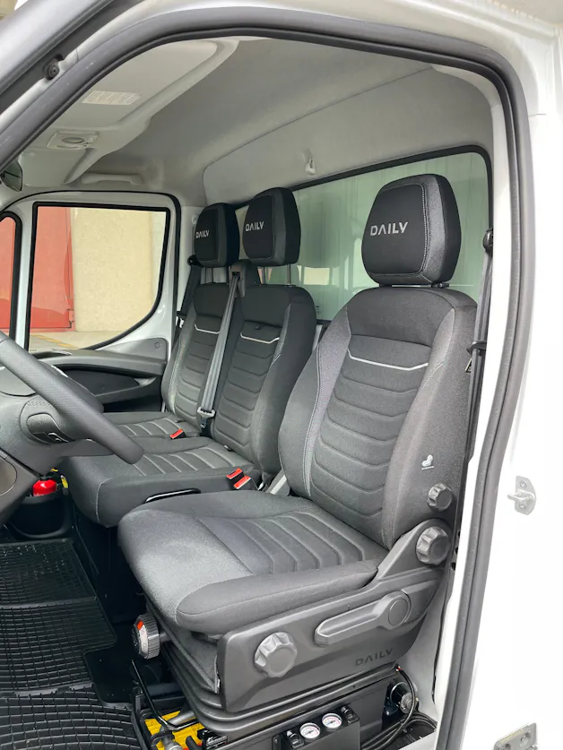 IVECO Daily 35 S 16H 3.0 Kasten mit Hebebühne