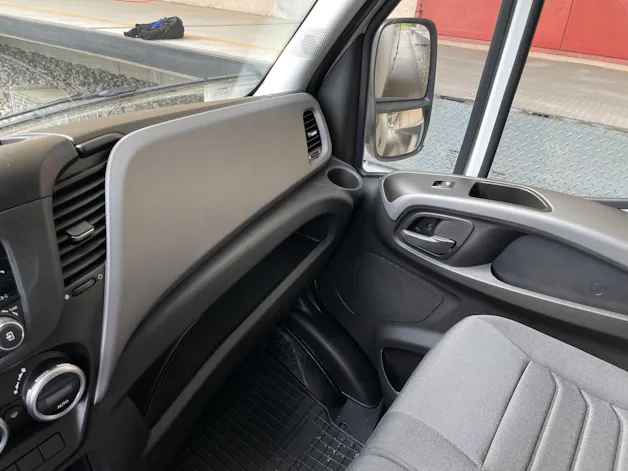 IVECO Daily 35 S 16H 3.0 Kasten mit Hebebühne