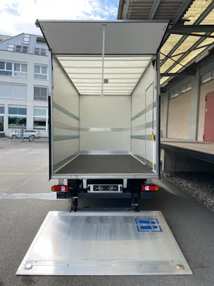 IVECO Daily 35 S 16H 3.0 Kasten mit Hebebühne