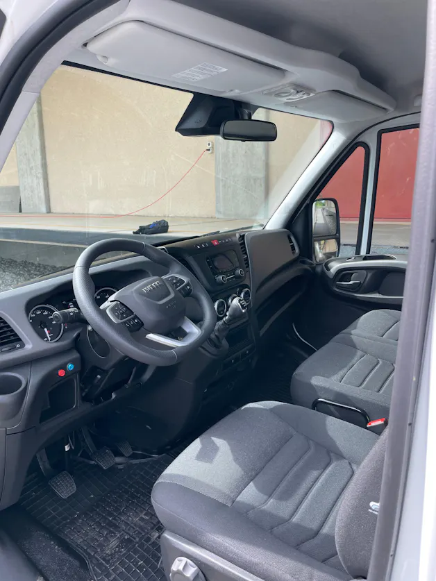 IVECO Daily 35 S 16H 3.0 Kasten mit Hebebühne
