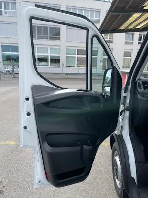 IVECO Daily 35 S 16H 3.0 Kasten mit Hebebühne
