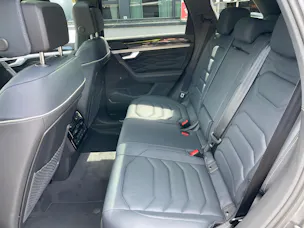 VW Touareg 3.0 TDI R-Line Final Edition Tiptronic