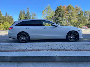 MERCEDES-BENZ C 220 d T Avantgarde