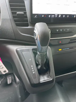 FORD Transit 460 L4H3 Trend RWD A 18-Sitzer mit Standheizung, AHK und 360° Kamera
