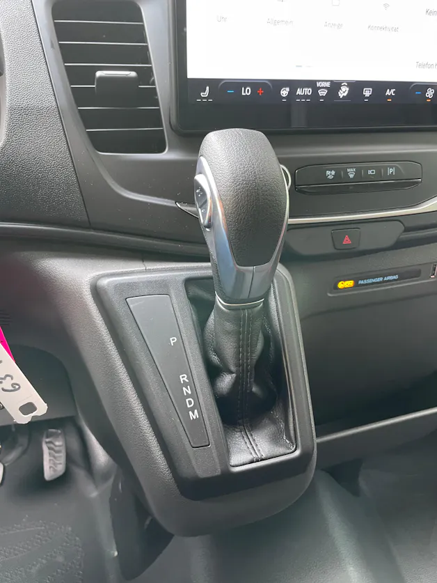 FORD Transit 460 L4H3 Trend RWD A 18-Sitzer mit Standheizung, AHK und 360° Kamera