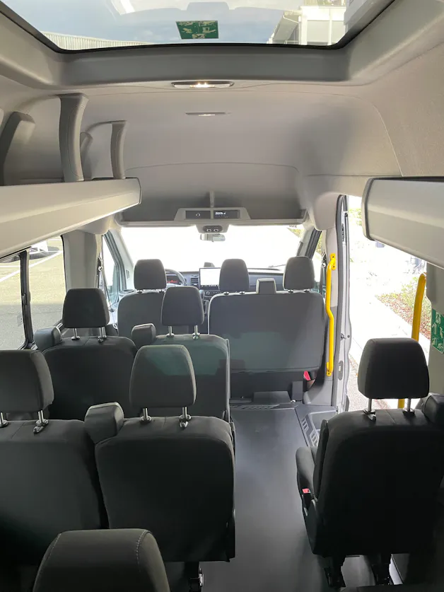 FORD Transit 460 L4H3 Trend RWD A 18-Sitzer mit Standheizung, AHK und 360° Kamera