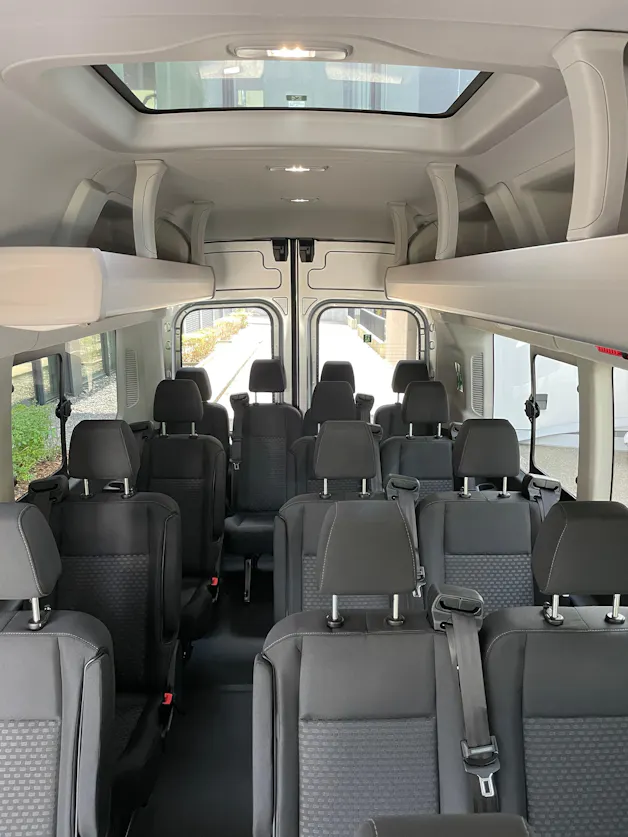 FORD Transit 460 L4H3 Trend RWD A 18-Sitzer mit Standheizung, AHK und 360° Kamera