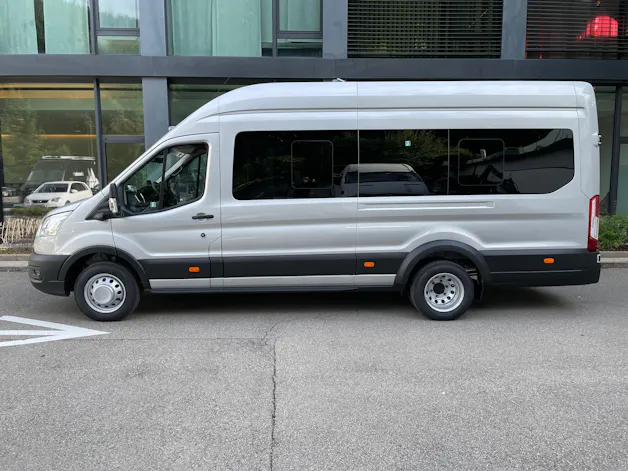 FORD Transit 460 L4H3 Trend RWD A 18-Sitzer mit Standheizung, AHK und 360° Kamera