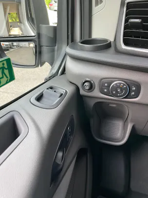 FORD Transit 460 L4H3 Trend RWD A 18-Sitzer mit Standheizung, AHK und 360° Kamera
